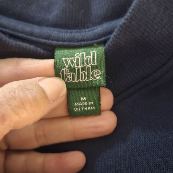 Wild Fable Navy Sweatshirt - Picture 4 of 5